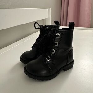 Cat and Jack Toddler Boots size 5